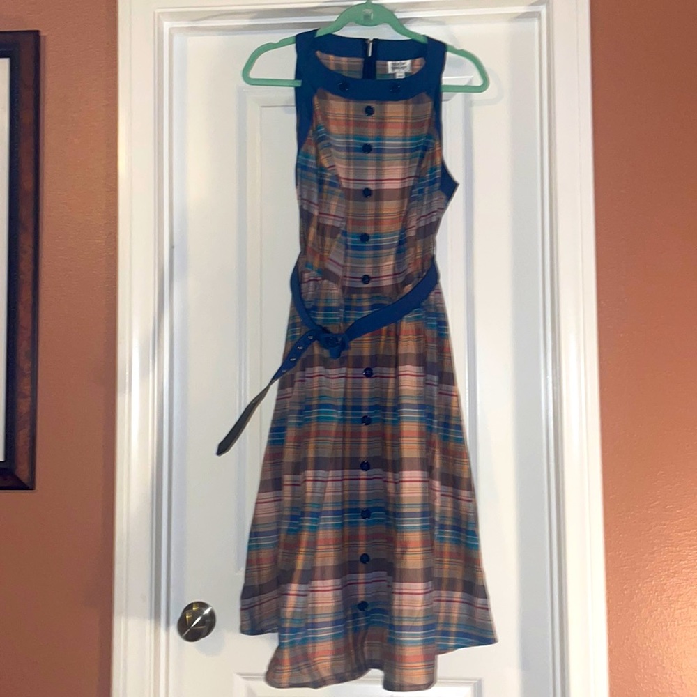 Unique Vintage dress with pockets!